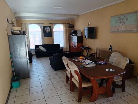 3 Bedroom apartment to rent in New Redruth, Alberton