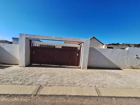 2 Bedroom House in Lotus Gardens