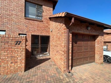3 Bedroom Townhouse in Willow Park Manor