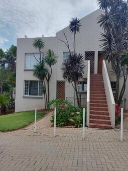 2 Bedroom Simplex in Garsfontein