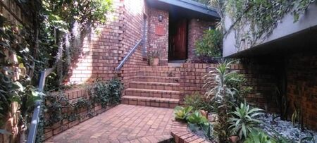 4 Bedroom House in Magalieskruin