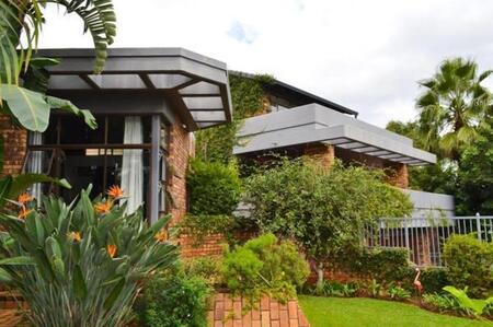 3 Bedroom House in Magalieskruin