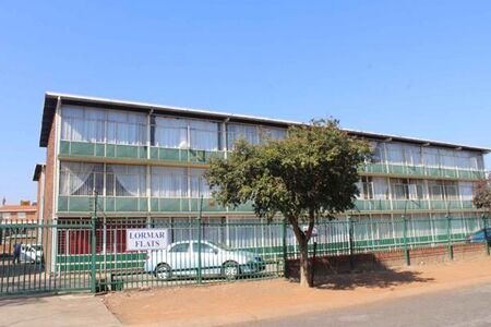 1.5 Bedroom Apartment in Queenswood