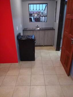 Bachelor apartment in Protea Glen