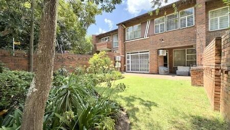 4 Bedroom Duplex in Strathavon