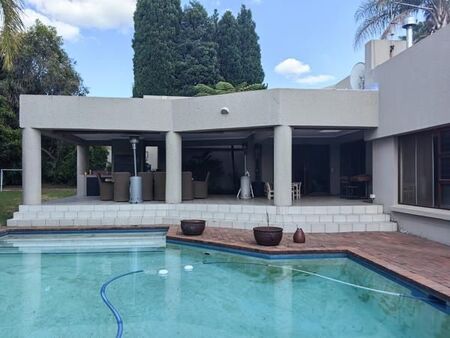 4 Bedroom House in Douglasdale