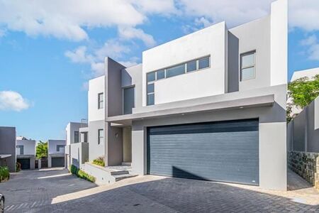 3 Bedroom Cluster in Bryanston