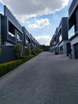 3 Bedroom Townhouse in Edenburg