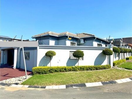 4 Bedroom House in Dainfern