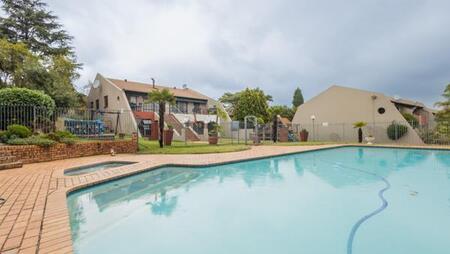 2 Bedroom Townhouse in Sunninghill