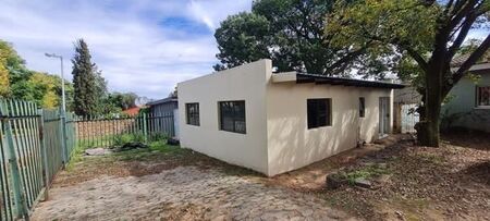 2 Bedroom House in Fontainebleau