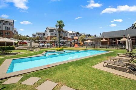 3 Bedroom Apartment in Olivedale