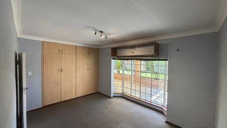 3 Bedroom House in Mondeor