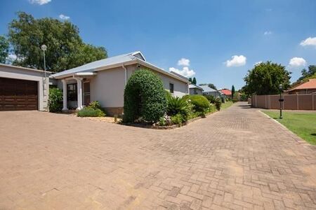 3 Bedroom Townhouse in Heidelberg Central