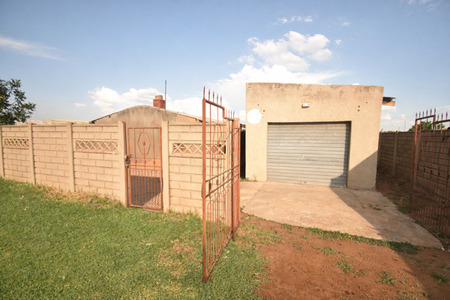 2 Bedroom House in Kwa Thema