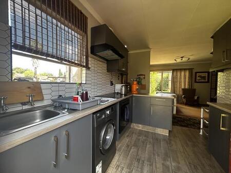 2 Bedroom Townhouse in Pomona