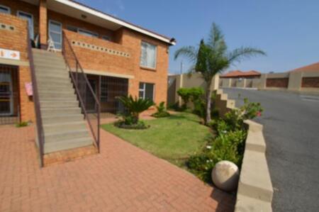 2 Bedroom Simplex in Birchleigh