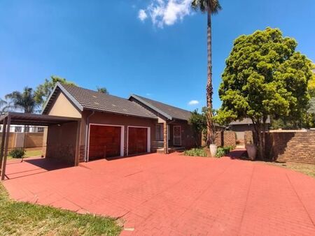 3 Bedroom House in Eldoraigne