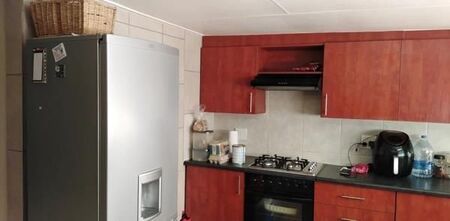 2 Bedroom House in Rooihuiskraal