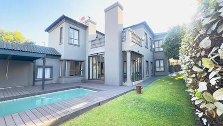 4 Bedroom House in Blue Valley Golf Estate