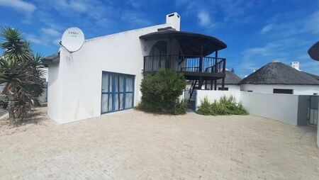 3 Bedroom House in Dwarskersbos