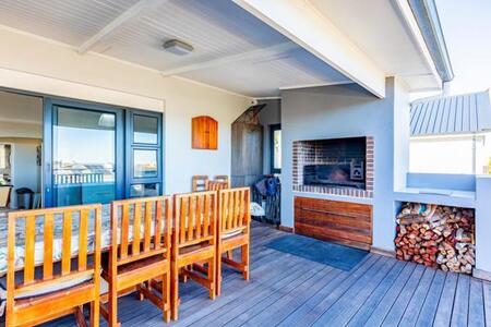 4 Bedroom House in Onrus