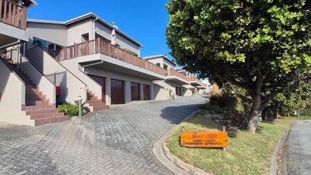 3 Bedroom Townhouse in Brenton on Sea