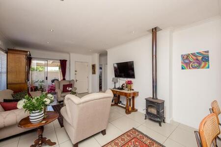 3 Bedroom House in Sunningdale