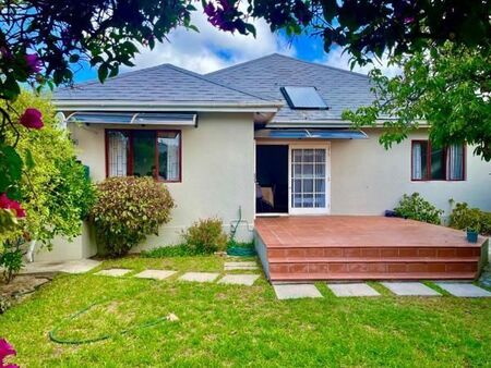 3 Bedroom Townhouse in Claremont