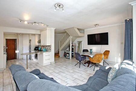 4 Bedroom Duplex in Claremont