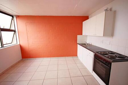 1 Bedroom Apartment in Wynberg
