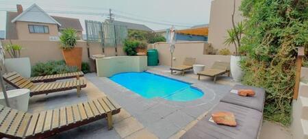 1 Bedroom Apartment in Fish Hoek