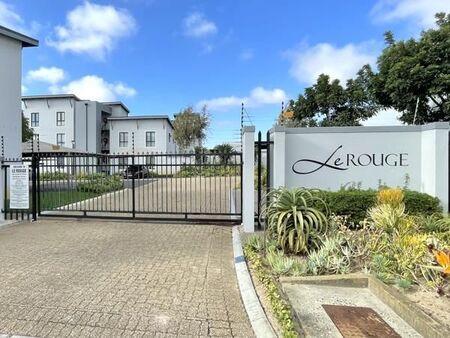 2 Bedroom Apartment in Burgundy Estate
