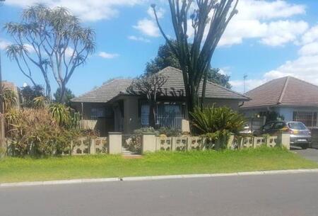 3 Bedroom House in Belmont Park