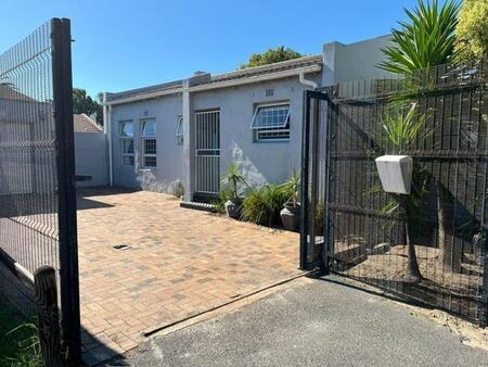 3 Bedroom House in Edgemead