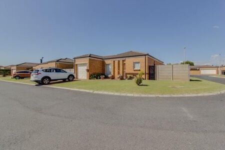 2 Bedroom House in Protea Heights