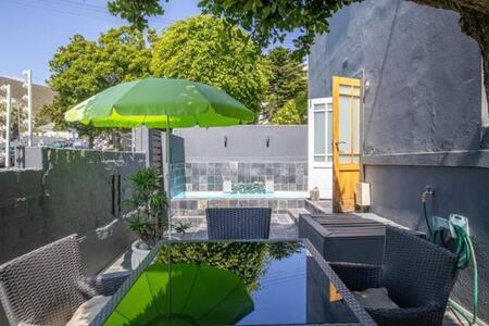 1 Bedroom Apartment in Sea Point