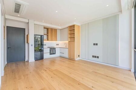 1 Bedroom Apartment in Waterfront