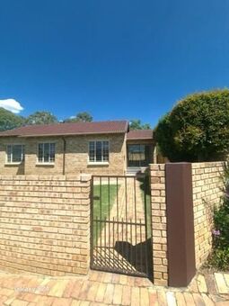 3 Bedroom Townhouse in Honeydew Ridge