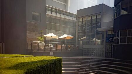 Bachelor Apartment to rent in Woodstock, Cape Town