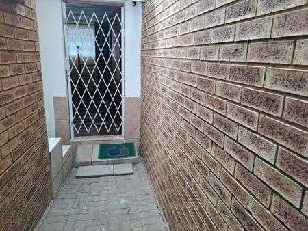1 Bedroom house to rent in Azalea Park, Rustenburg