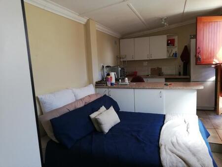 0.5 Bedroom Flat in Glenwood