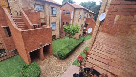 2 Bedroom Apartment in Weltevreden Park