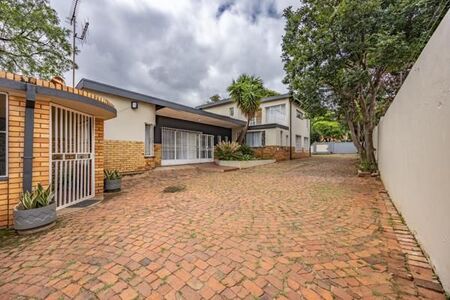 11 Bedroom Apartment in Brooklyn