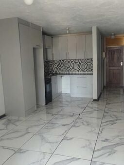 Studio Apartment in Arcadia