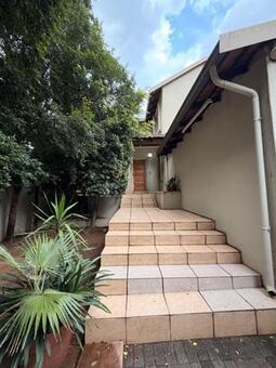 3 Bedroom House in Menlo Park