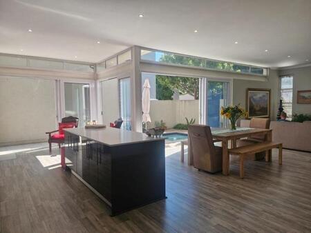 3 Bedroom Duplex in Baileys Muckleneuk