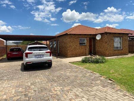 3 Bedroom House in Karenpark