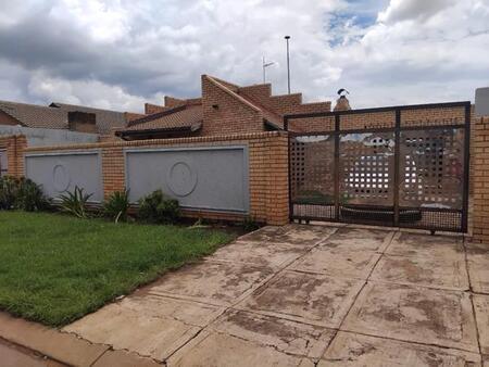3 Bedroom House in Protea Glen