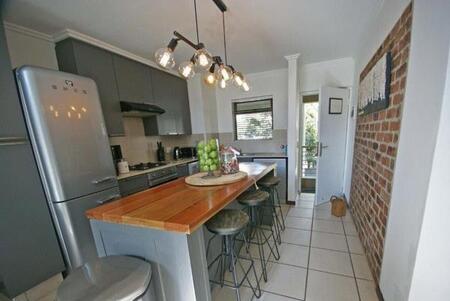 2 Bedroom Apartment in Bryanston